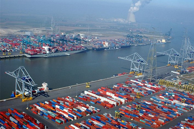 繁忙的歐亞貿(mào)易港口風(fēng)光不再